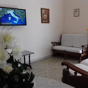 Appartamento Casa Luigi Sergio - Affitto Breve, Santo Stefano di Camastra